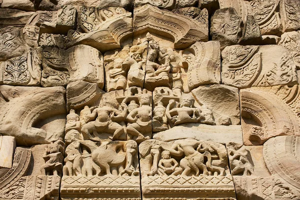 Tallado Arenisca Con Motivos Religiosos Las Ruinas Del Templo Hindú —  Fotos de Stock