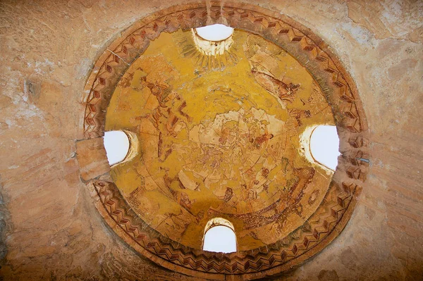 ザルカ ヨルダン 2012 天井の装飾で 古代ウマイヤ砂漠の城のカスル アムラ ザルカ ヨルダンで — ストック写真
