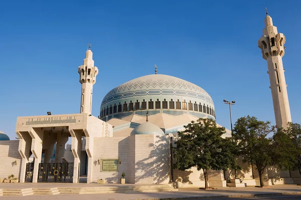 Ammán Jordania Agosto 2012 Mezquita Rey Abdullah Contra Cielo Azul — Foto de Stock