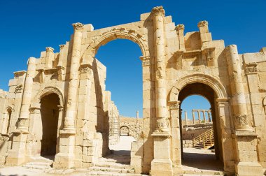 Antik Roma şehri, Gerasa, Ürdün'de modern Jerash Güney Kapısı