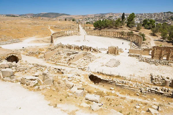 Ερείπια Του Φόρουμ Οβάλ Plaza Και Κιονοστοιχία Οδός Jerash Στην — Φωτογραφία Αρχείου
