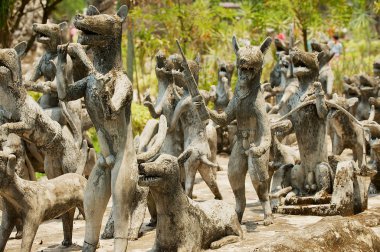 Nong Khai, Tayland - 15 Nisan 2010: Köpek Sala Kaew Ku açık hava heykel parkı Nong Khai, Thailand'ın Heykel Sergisi.
