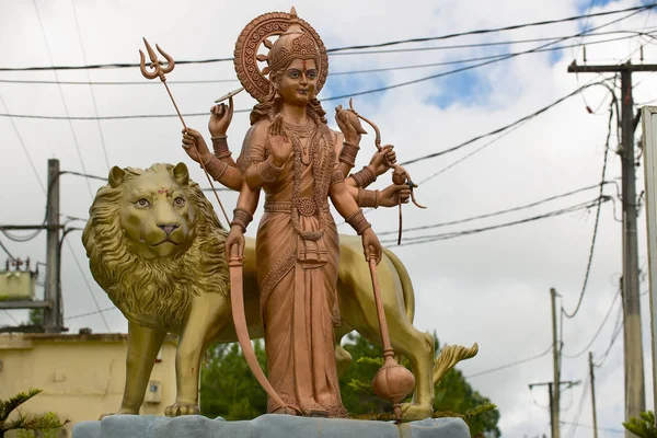 Grand Bassin Mauritius Grudnia 2012 Bogini Durga Olbrzymie Rzeźbą Lwa — Zdjęcie stockowe
