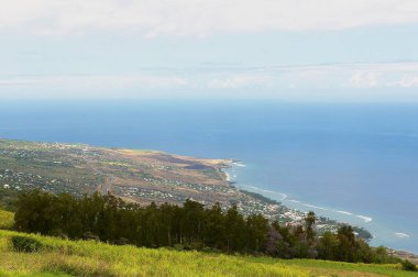 Les Colimatons Les Hauts Reunion Adası, Fransız denizaşırı Hint Okyanusu sahilinde üzerinde havadan görünümü.