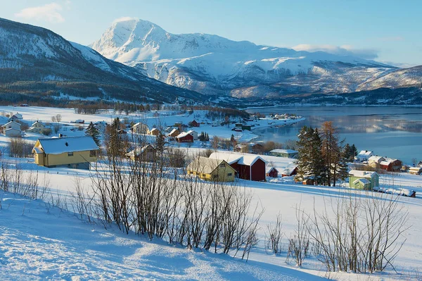 Vista Inverno Para Lavangen Fiorde Aldeia Soloy Condado Troms Noruega — Fotografia de Stock