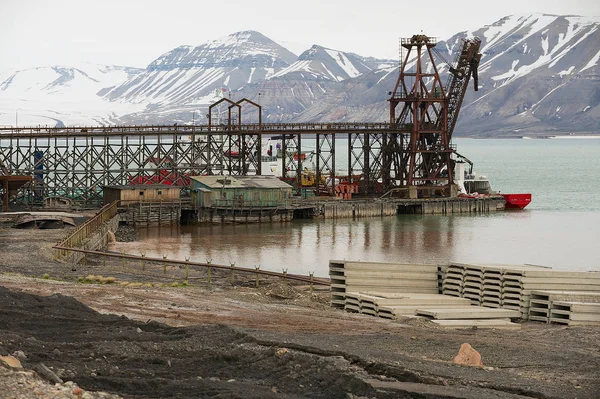 Longyearbyen Norway September 2011 View Pier Abandoned Russian Arctic Settlement — Stock Photo, Image