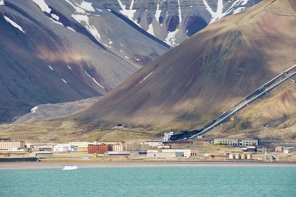 Zobacz Opuszczona Osada Arktyczny Rosyjski Pyramiden Norwegia — Zdjęcie stockowe