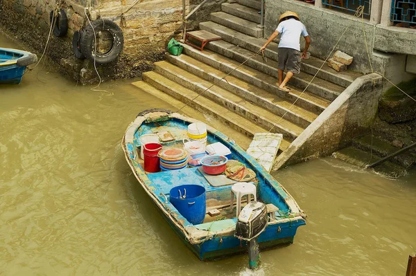 Hong Kong Cina Settembre 2012 Pescatori Locali Legano Una Vecchia — Foto Stock
