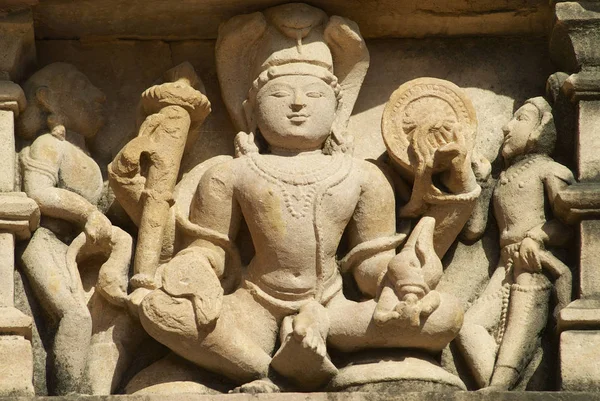 印度中央邦 Khajuraho 西部寺庙 Vishvanatha 寺的色情雕塑 联合国教科文组织世界遗产 — 图库照片