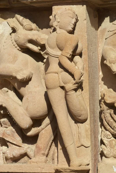 エロはマディヤ プラデーシュ州 インドのカジュラホの西寺院 Vishvanatha 寺院の彫刻します ユネスコ世界遺産 — ストック写真