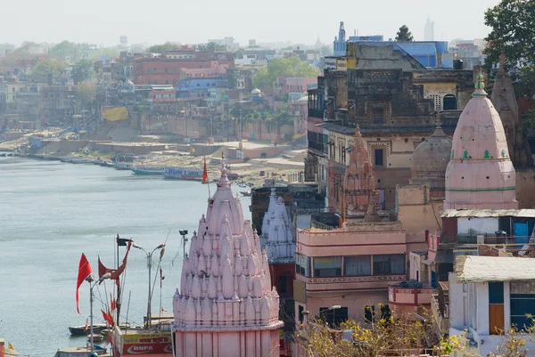 Varanasi Indie Marca 2007 Budynki Przy Brzegu Rzeki Święty Ganges — Zdjęcie stockowe