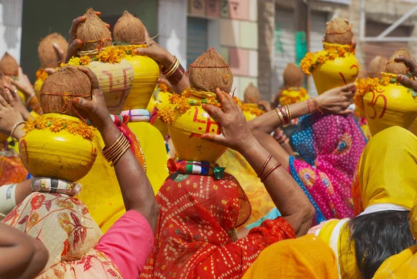 Bikaner Indie Duben 2007 Dav Rajasthani Žen Nosí Žluté Červené — Stock fotografie