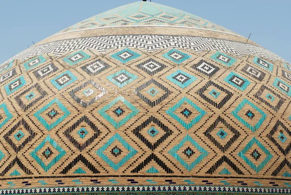 Decoração de azulejos exterior da cúpula da mesquita Jameh em Yazd, Irã . — Fotografia de Stock