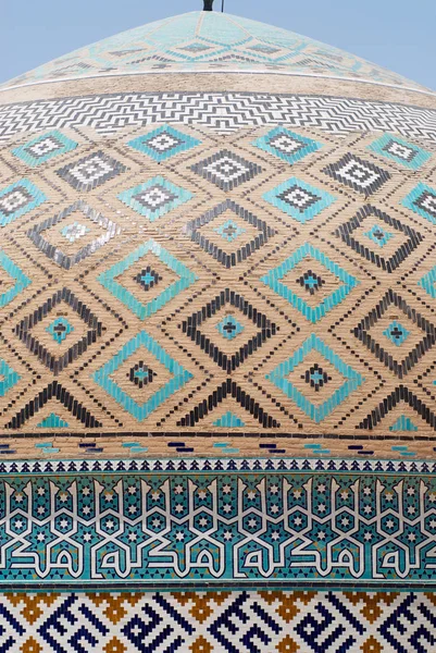 Detalle exterior de la decoración del azulejo de la cúpula de la mezquita Jameh en Yazd, Irán . — Foto de Stock