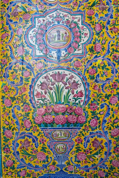 Detalj av utvändig väggdekoration av Nasir al-Mulk moskén i Shiraz, Iran. — Stockfoto