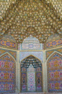 Şiraz, İran'ın Nasır el-mülk caminin dış cephe dekorasyon güzel eski Mozaik.