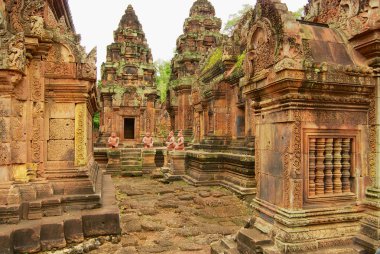 Banteay Srei tapınak kalıntıları içinde Siem Reap, Kamboçya.