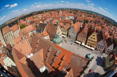 Rothenburg Ob Der Tauber, Almanya - 06 Eylül 2010: Town Hall Tower Rothenburg Ob Der Tauber, Almanya içinde şehrin havadan görünümü.