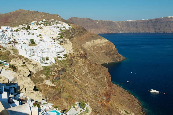 Oia Greece August 2012 Traditional White Painted Buildings Cliff Stunning — Stock Photo, Image