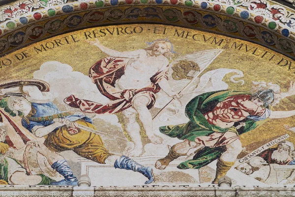 Mosaico de Cristo Victor Ressurreição na Basílica de São Marcos em Veneza, Itália . — Fotografia de Stock