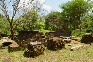 Anuradhapura, Sri Lanka - 19 Mayıs 2011: Anuradhapura, Sri Lanka'daki Kutsal Şehir Harabeleri.