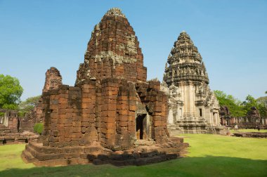 Nakhon Ratchasima, Tayland - Nisan 11, 2010: Nakhon Ratchasima Phimai Tarihi Parkı Hindu tapınağının kalıntıları, Tayland. Tayland'Daki en önemli Khmer tapınaklarından biridir..
