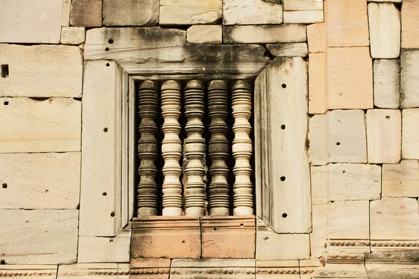 Yttervägg Med Ett Fönster Vid Ruinerna Det Hinduiska Templet Phimai — Stockfoto