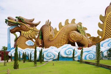 Suphan Buri, Tayland - 19 Ağustos 2011: Suphan Buri, Tayland Dragon Descendants müze binası.
