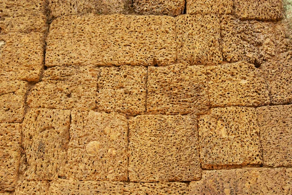 Zandstenen muur bij de ruïnes van de oostelijke Mebon-tempel in Siem Reap, Cambodja. — Stockfoto