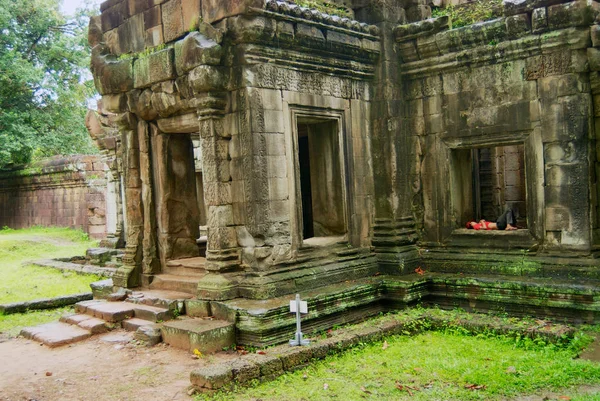 Toegangspoort tot de Phimeanakas hindoe tempel in Angkor, Cambodja. — Stockfoto