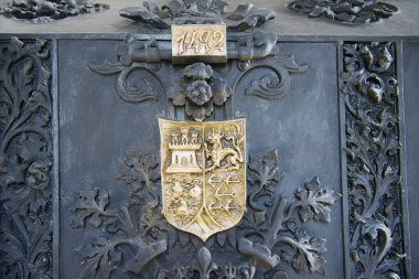 Santo Domingo, Dominik Cumhuriyeti - 08 Kasım 2012: Santo Domingo Columbus Deniz Feneri Kristof Kolomb kalıntıları ile lahit dekorasyon detay (sözde) Santo Domingo Columbus Deniz Feneri, Dominik Cumhuriyeti.