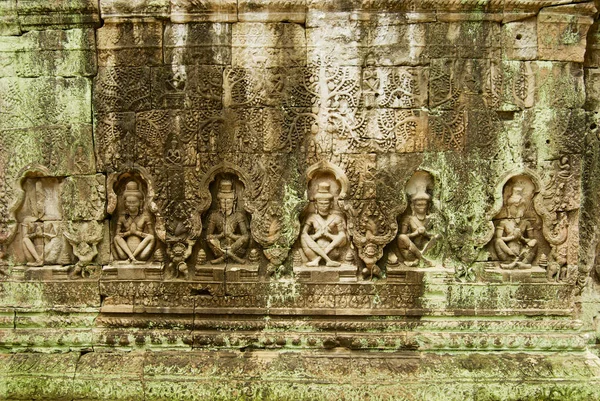 Pedra esculpida na parede das ruínas do templo Preah Khan em Siem Reap, Camboja . — Fotografia de Stock