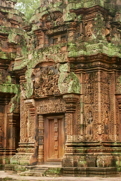 Ruinas del templo de Banteay Srei en Siem Reap, Camboya . — Foto de Stock