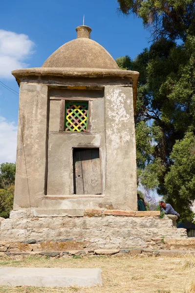 Chapel nest to the St. Mary of Zion church, traditional place where Ethiopian Emperors came to be crowned in Aksum, Ethiopia. — Stock Photo, Image