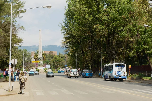 Addis Abeba Etiopía Enero 2010 Vista Calle Con Monumento Yekatit —  Fotos de Stock