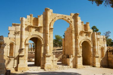 Antik Roma şehri, Gerasa, Ürdün'de modern Jerash Güney Kapısı