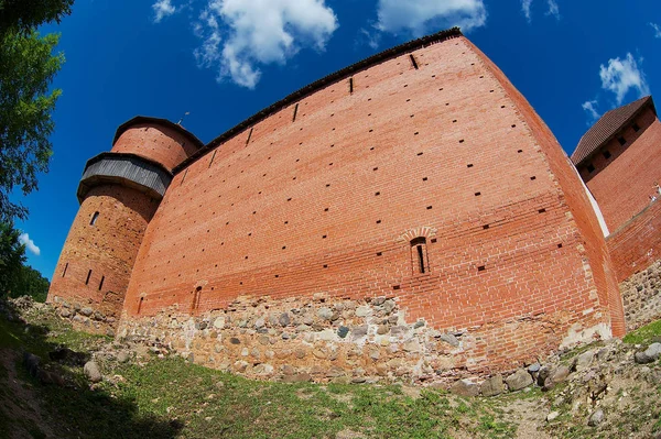 Sigulda Letônia Agosto 2009 Torres Muros Exteriores Nas Ruínas Castelo — Fotografia de Stock