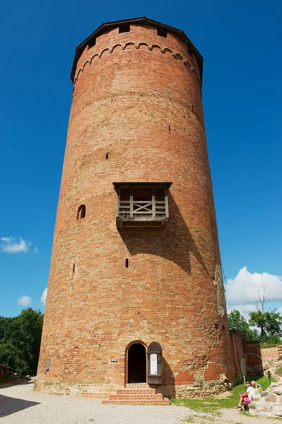 Сигулда Латвия Августа 2009 Кирпичная Башня Руинах Средневекового Турайдского Замка — стоковое фото