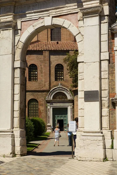 Ravenna Talya Mayıs 2013 Basilica San Vitale Giriş Kapısı Mausoleo — Stok fotoğraf