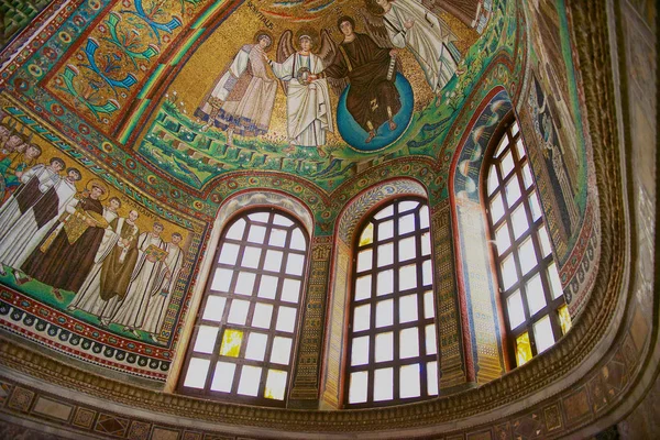 Ravenna Italia Maggio 2013 Ricca Decorazione Con Pareti Mosaico Soffitto — Foto Stock