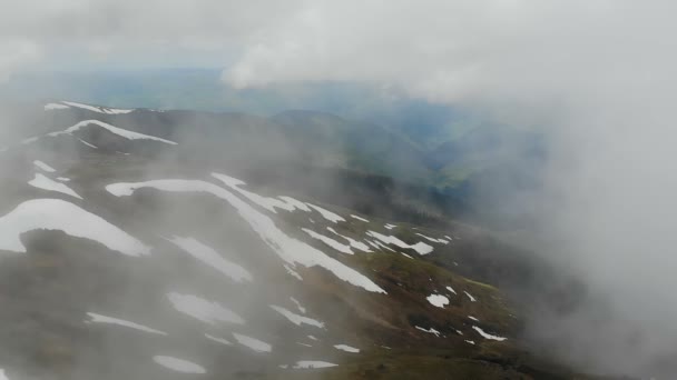 Вид Карпатский Хребет Высоты Птичьего Полета Крутыми Нежными Склонами Покрытыми — стоковое видео