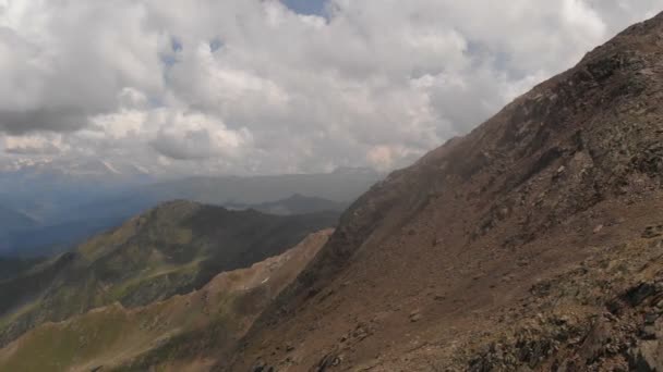 Gergia 3500 metre üzerinde hight inanılmaz dağ tepe. — Stok video