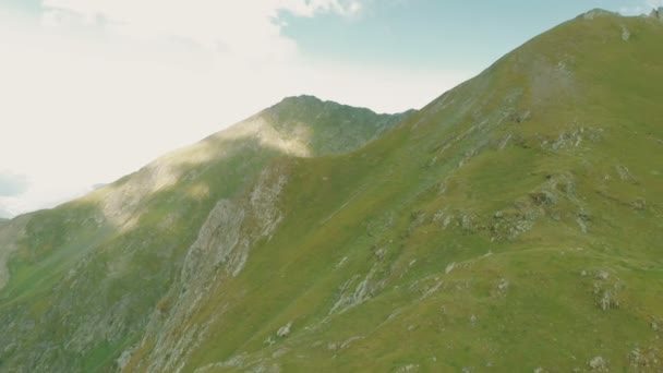 4k - Beautiful panoramic view on a green mountain, aerial action, Caucasus — Stock Video