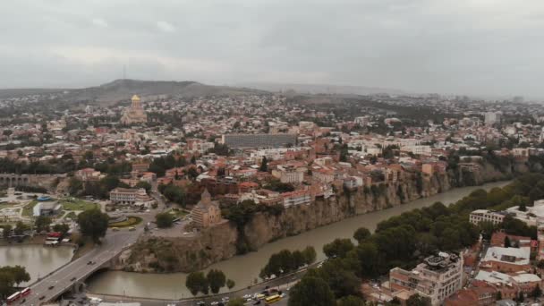 Stadsbilden av Gergia, Tbilisi-Aerial shot. — Stockvideo