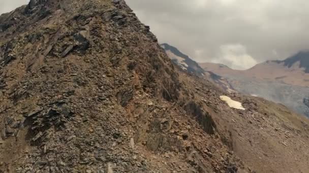 4k - roca con tres extremos, vista desde el dron . — Vídeos de Stock