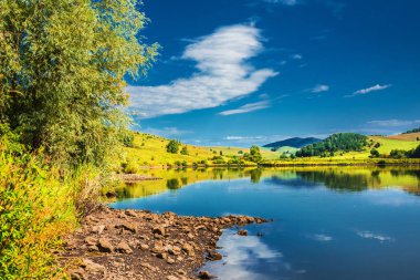 Dammed havuz küçük Kaim nehrinde. Dağ altay, Güney Sibirya, Rusya Federasyonu