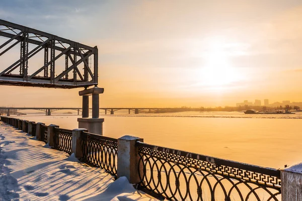 Novosibirsk Batı Sibirya Rusya Federasyonu Ocak 2019 Ilk Demiryolu Köprüsü — Stok fotoğraf