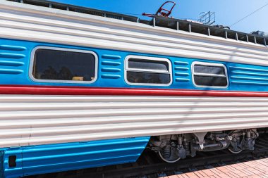 Novosibirsk, Batı Sibirya, Rusya Federasyonu-Nisan 15, 2018: Sergi demiryolu ekipman-Sovyet Riga yüksek hızlı elektrikli tren Er 200-2 Novosibirsk Müzesi