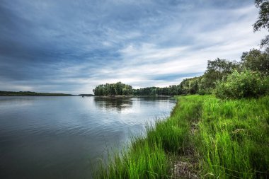 Yaz bulutlu sabah Meret ve Ob nehir izdiham. Novosibirsk region, Suzun bölgesi, Batı Sibirya, Rusya Federasyonu