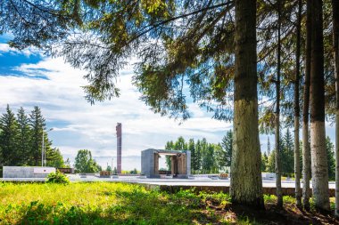 Berdsk, Novosibirsk bölgesi, Batı Sibirya, Rusya Federasyonu - 10 Ağustos 2018: karmaşık Park inşa askerler onuruna anma 1941 büyük Vatanseverlik Savaşı sırasında öldürdü